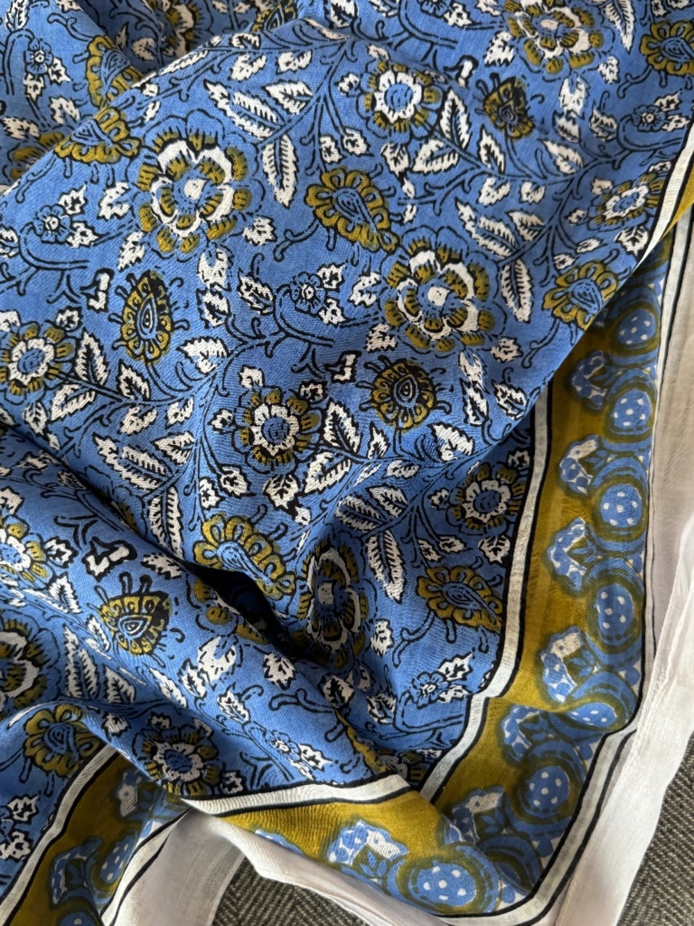 NWOT, FLOBLOCKPRINT STYLE SARONG FROM BESPOKE BOUTIQUE IN THE FRENCH WEST INDIES